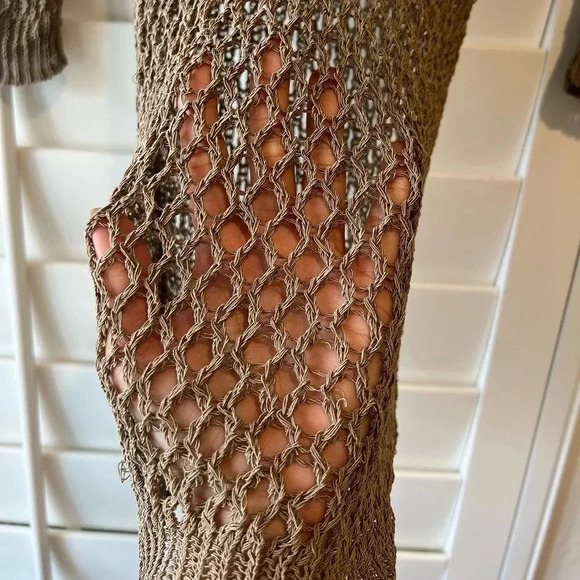 THEORY NEW Tarana Sphere Neutral Crocheted Mesh Drop Shoulder Top - Picture 5 of 8